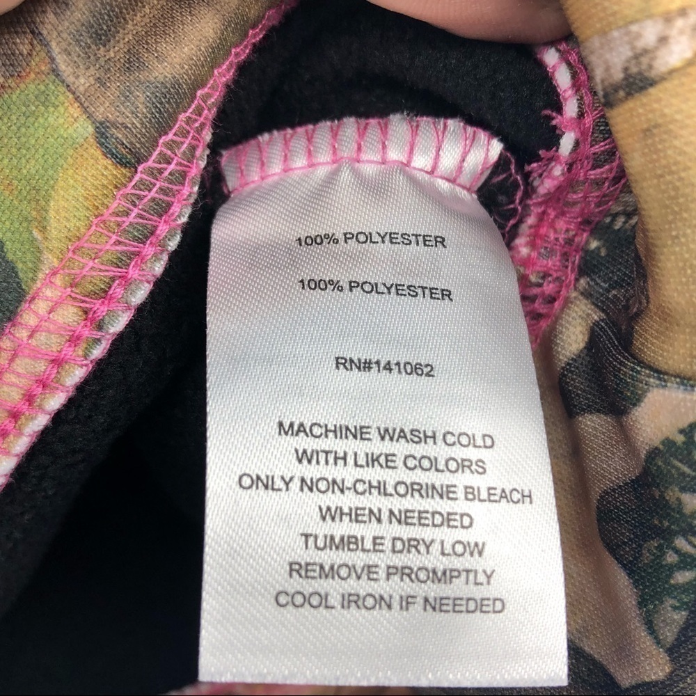 True Timber Camoflauge Women’s S Pullover Sweatshirt Jacket Top RN# 141062 - Picture 6 of 7